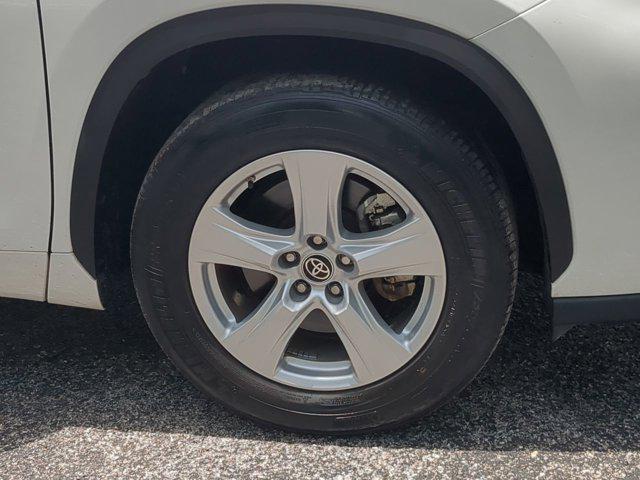 used 2022 Toyota Highlander car, priced at $29,990