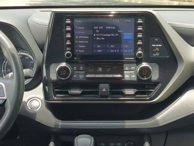 used 2022 Toyota Highlander car, priced at $29,990