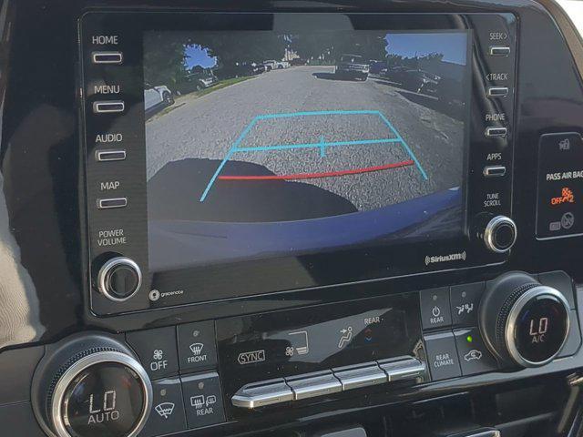 used 2022 Toyota Highlander car, priced at $31,250