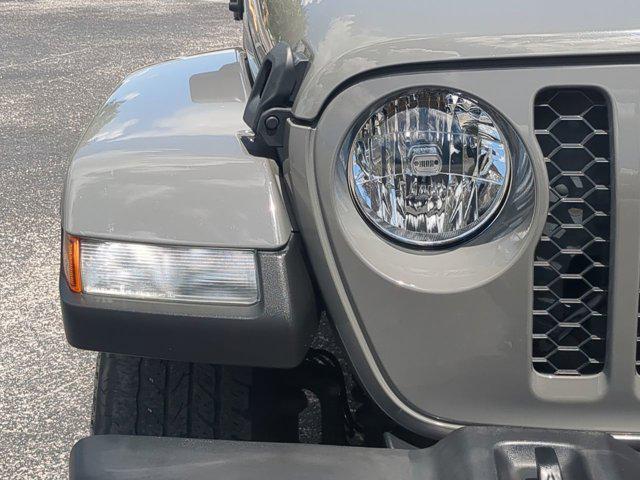 used 2021 Jeep Gladiator car, priced at $27,450
