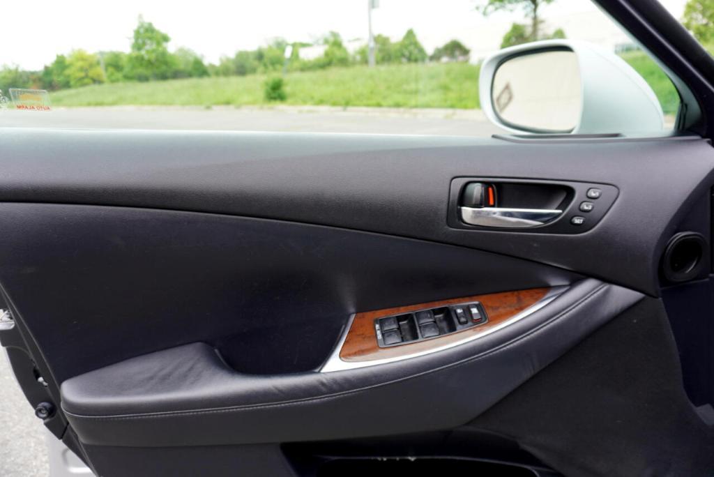 used 2011 Lexus ES 350 car, priced at $10,995