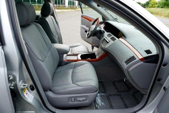 used 2005 Toyota Avalon car, priced at $7,495
