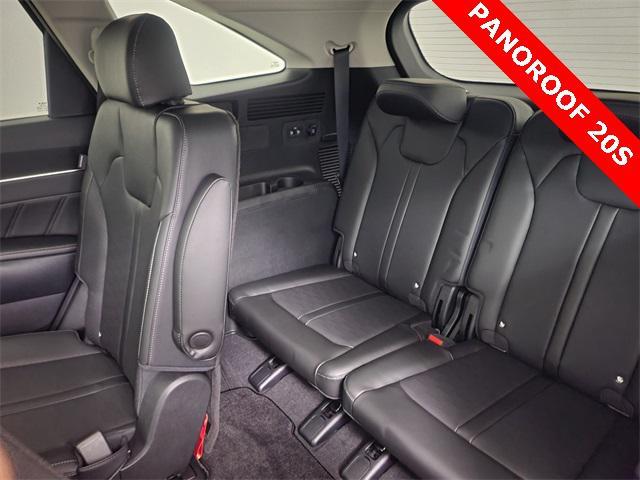 used 2024 Kia Sorento car, priced at $34,588