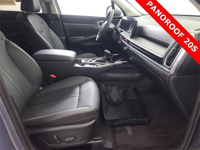 used 2024 Kia Sorento car, priced at $34,588