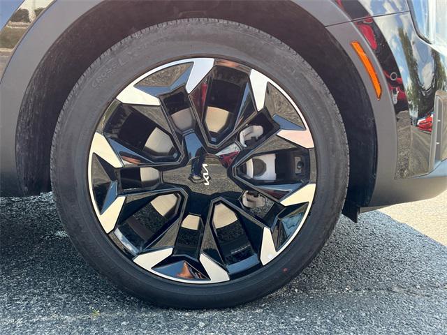 used 2025 Kia Sorento car, priced at $35,688