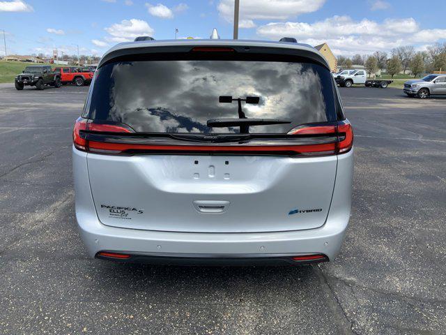 used 2022 Chrysler Pacifica Hybrid car, priced at $40,998