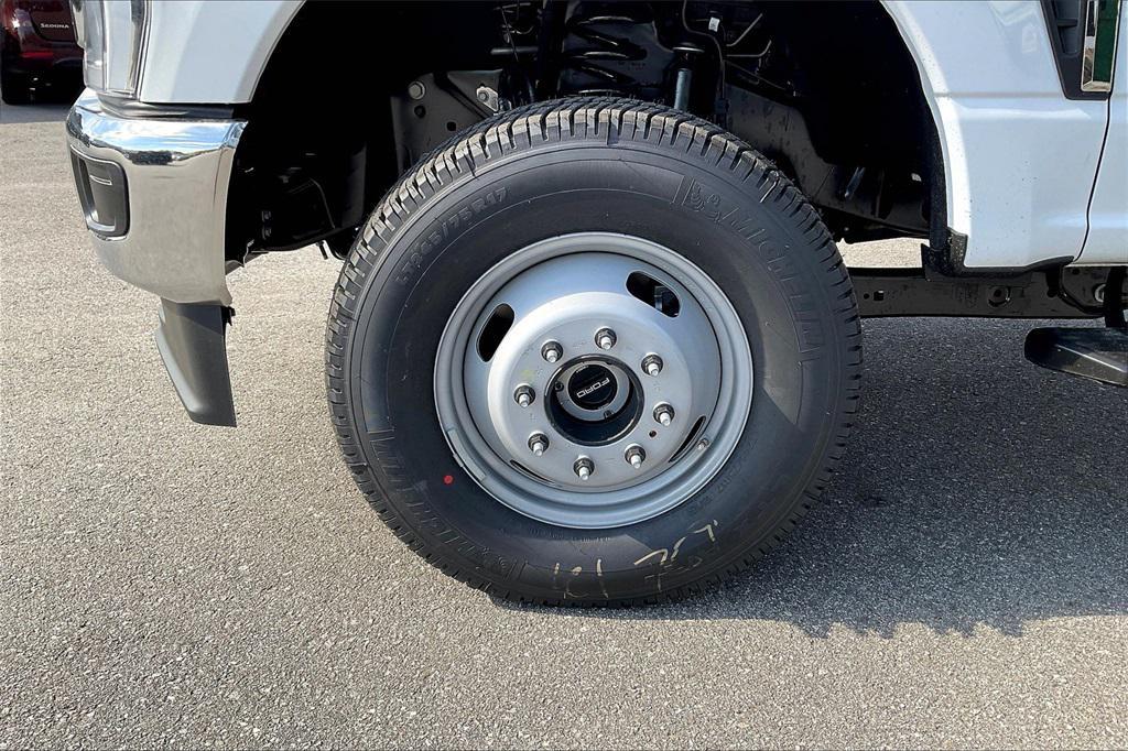 new 2024 Ford F-350 car, priced at $62,020