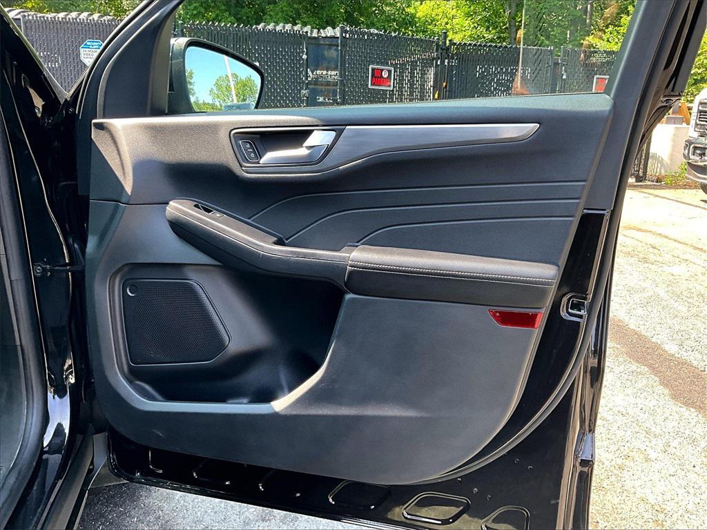 used 2022 Ford Escape car, priced at $24,923