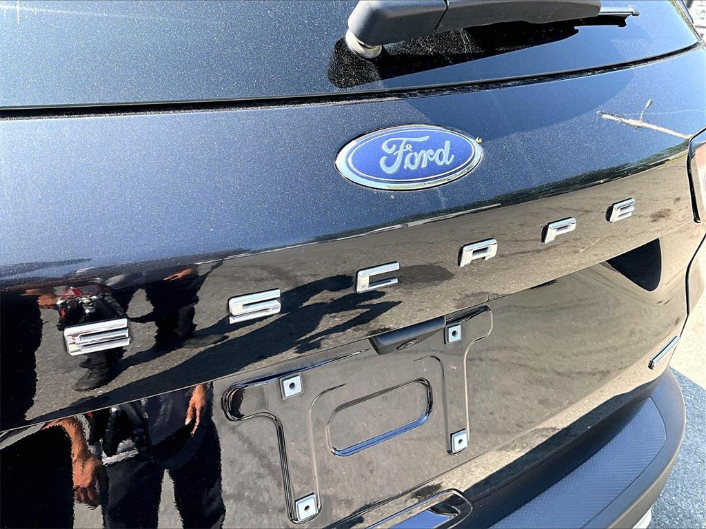 used 2022 Ford Escape car, priced at $24,923