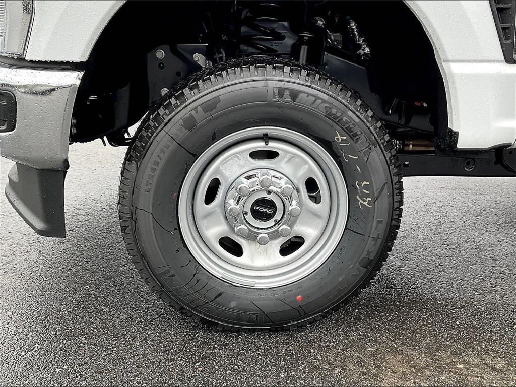new 2025 Ford F-250 car, priced at $46,644