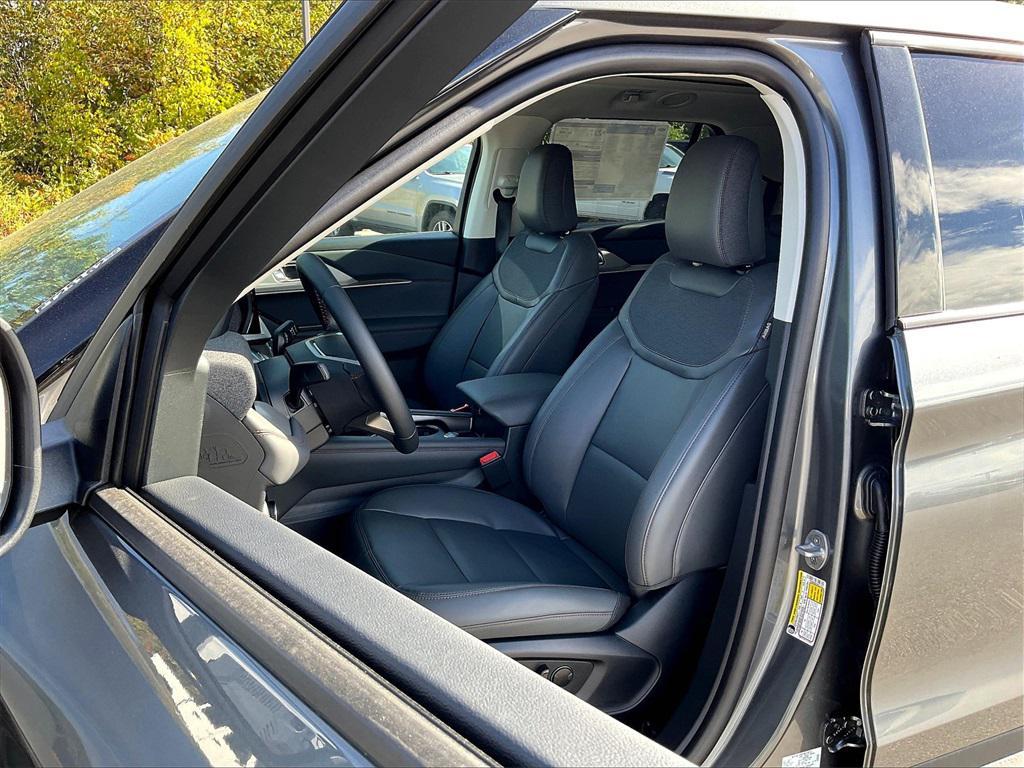 new 2025 Ford Explorer car, priced at $46,535