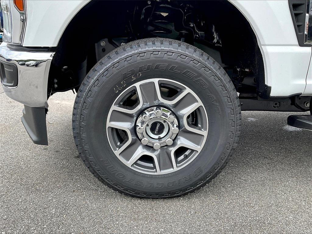 new 2025 Ford F-350 car, priced at $55,402