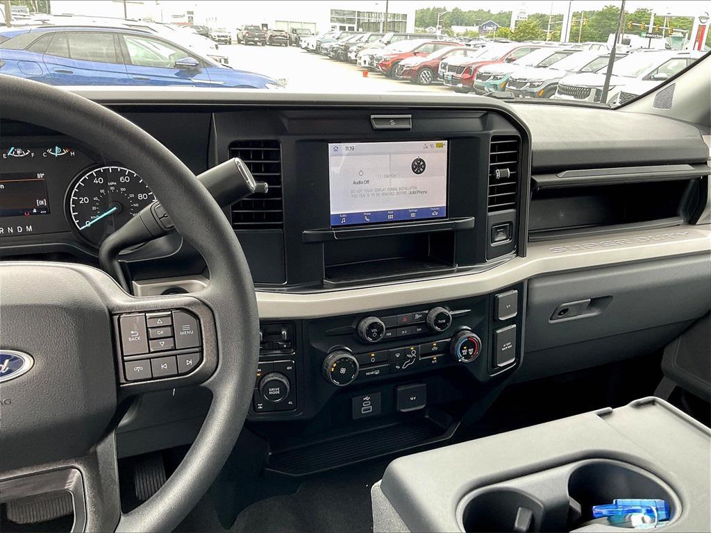 new 2025 Ford F-350 car, priced at $55,402