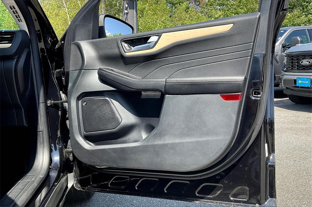 used 2022 Ford Escape car, priced at $22,864