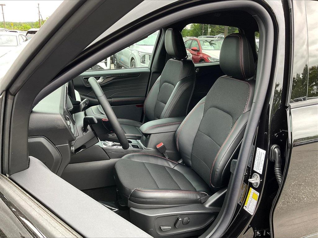 new 2025 Ford Escape car, priced at $30,402