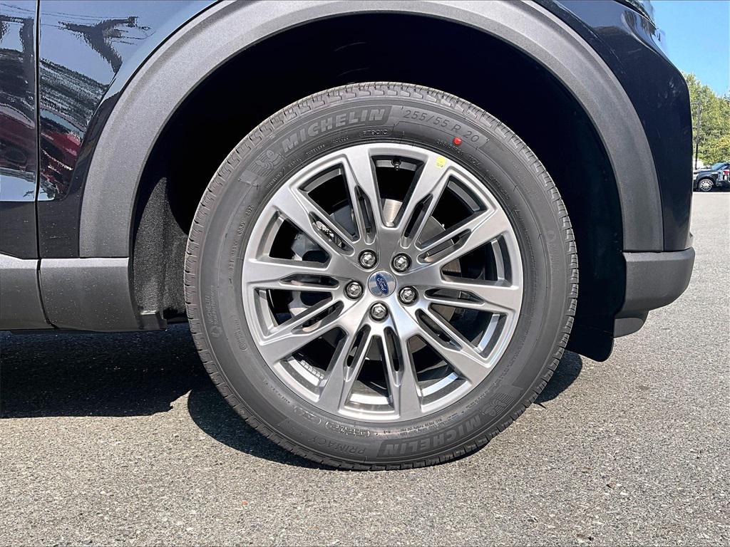 new 2025 Ford Explorer car, priced at $45,357