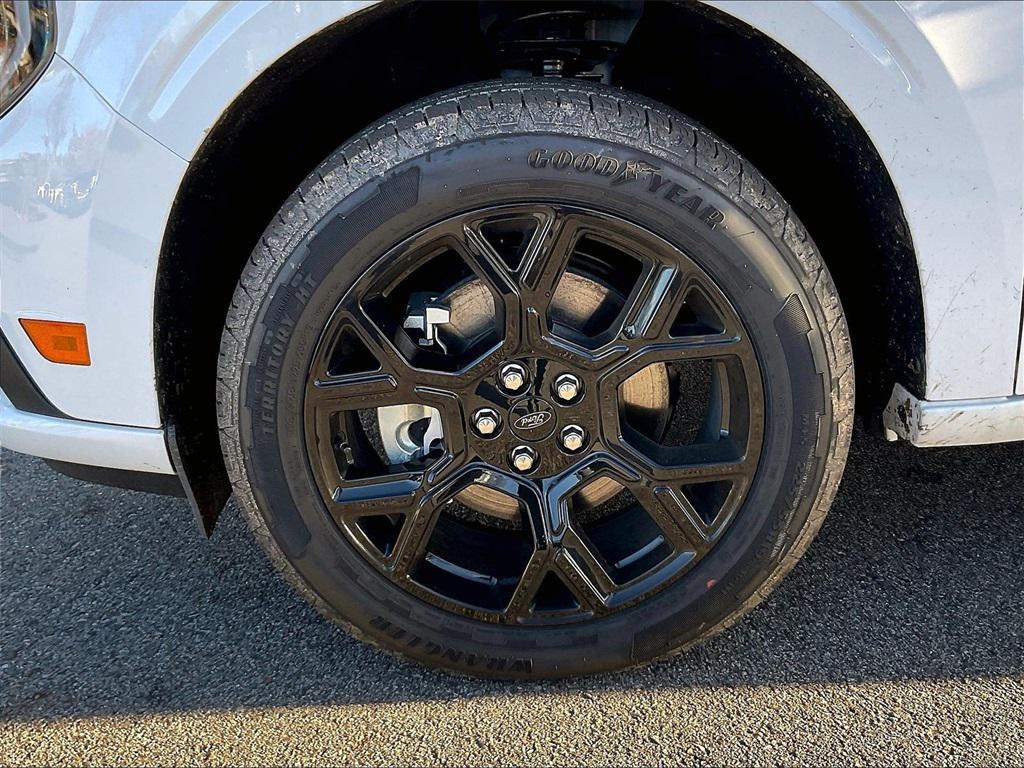 new 2025 Ford Maverick car, priced at $35,450