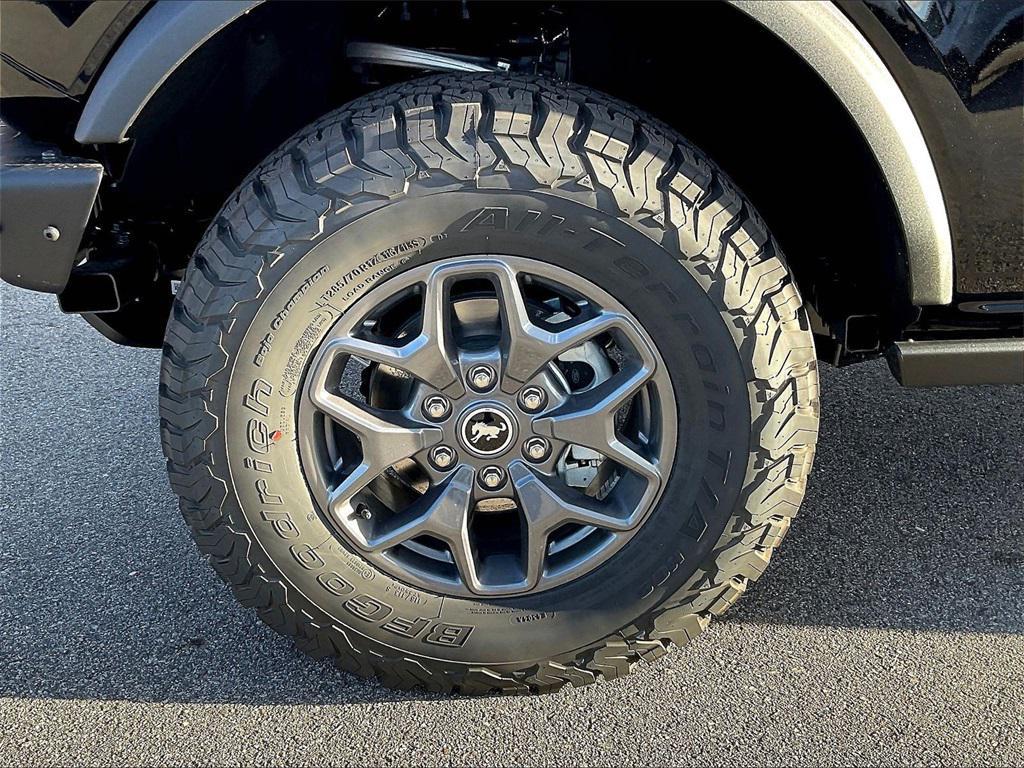 new 2025 Ford Bronco car, priced at $50,882