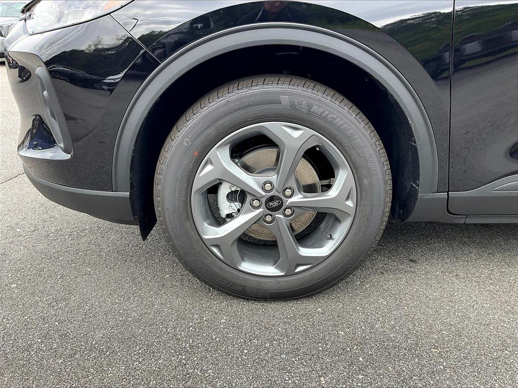 new 2025 Ford Escape car, priced at $30,402