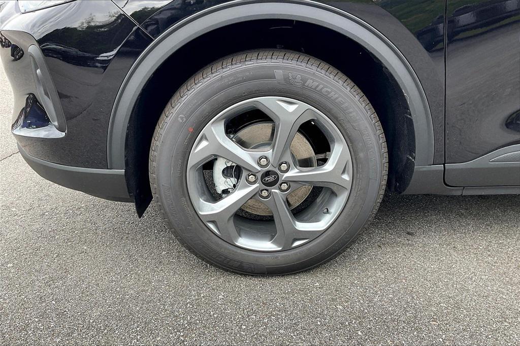 new 2025 Ford Escape car, priced at $30,402