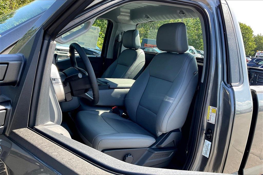 new 2025 Ford F-250 car, priced at $47,716