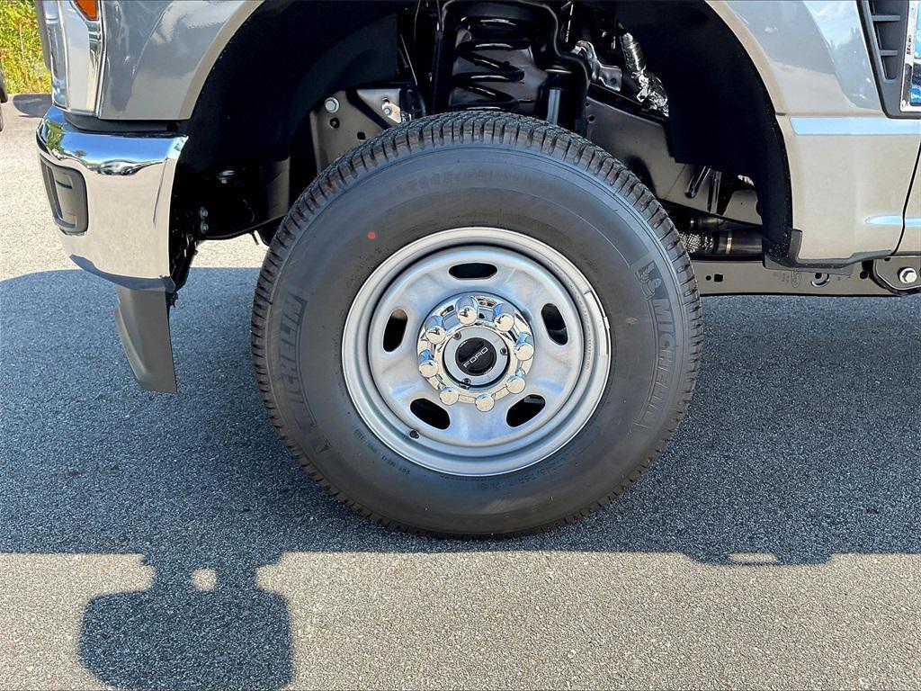 new 2025 Ford F-250 car, priced at $46,216
