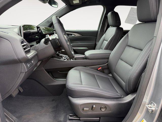 used 2025 Chevrolet Traverse car, priced at $41,910