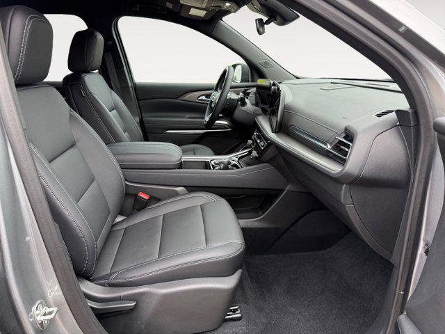 used 2025 Chevrolet Traverse car, priced at $41,910