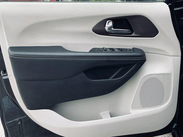 used 2017 Chrysler Pacifica car, priced at $14,500