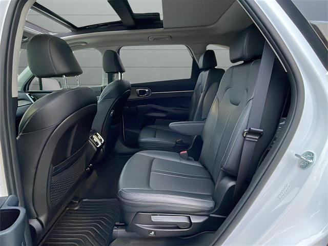 used 2023 Kia Sorento car, priced at $27,994