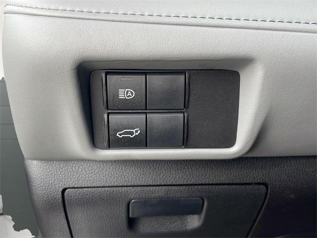 used 2022 Toyota Highlander car, priced at $29,500