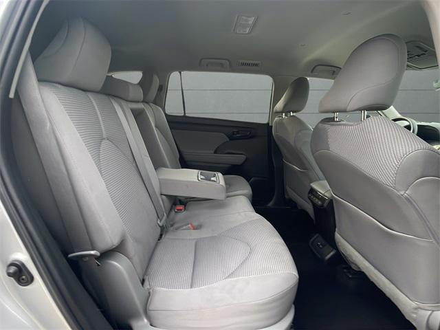used 2022 Toyota Highlander car, priced at $29,500