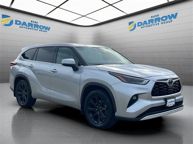 used 2022 Toyota Highlander car, priced at $29,500