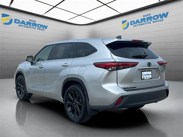 used 2022 Toyota Highlander car, priced at $29,500