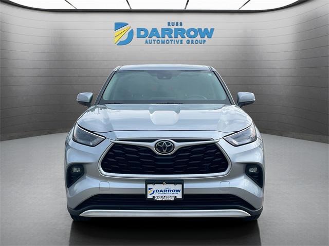 used 2022 Toyota Highlander car, priced at $29,500