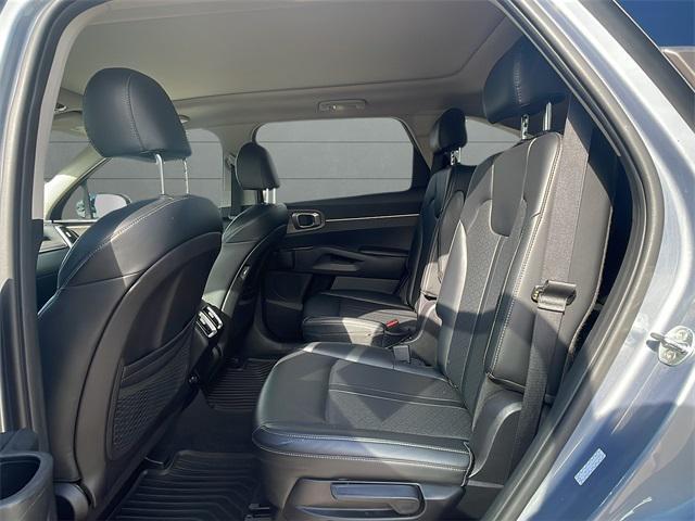 used 2022 Kia Sorento car, priced at $25,994