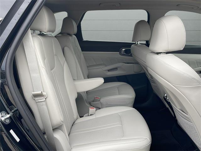 used 2022 Kia Sorento car, priced at $30,594