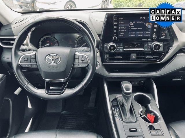 used 2021 Toyota Highlander car, priced at $32,128