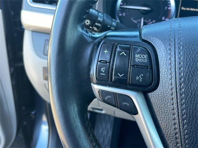 used 2019 Toyota Highlander car, priced at $22,400
