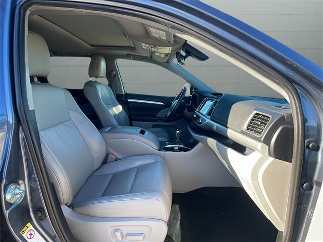 used 2019 Toyota Highlander car, priced at $22,400