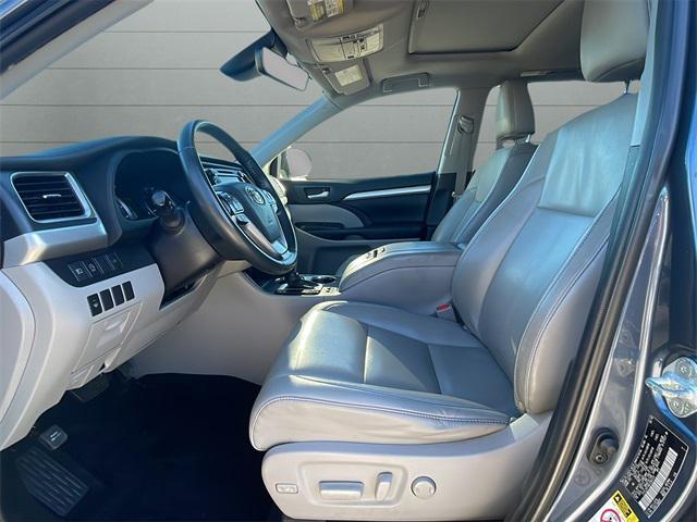 used 2019 Toyota Highlander car, priced at $22,400