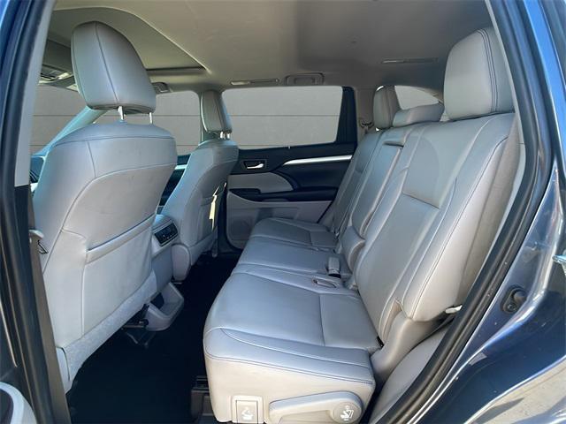 used 2019 Toyota Highlander car, priced at $22,400