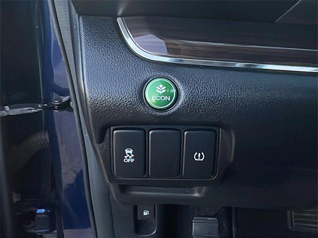 used 2015 Honda CR-V car, priced at $15,620