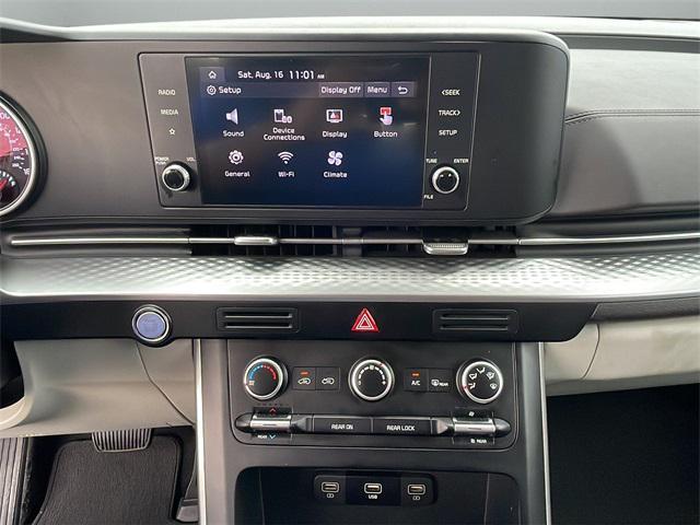 used 2024 Kia Carnival car, priced at $31,900