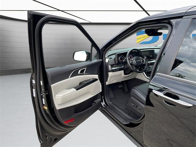 used 2024 Kia Carnival car, priced at $31,900