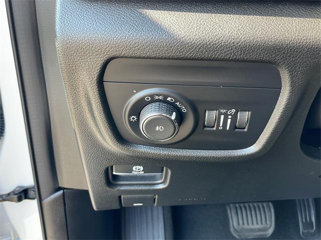 used 2024 Jeep Grand Cherokee car, priced at $32,900