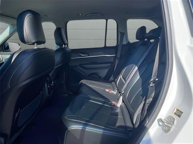 used 2024 Jeep Grand Cherokee car, priced at $32,900