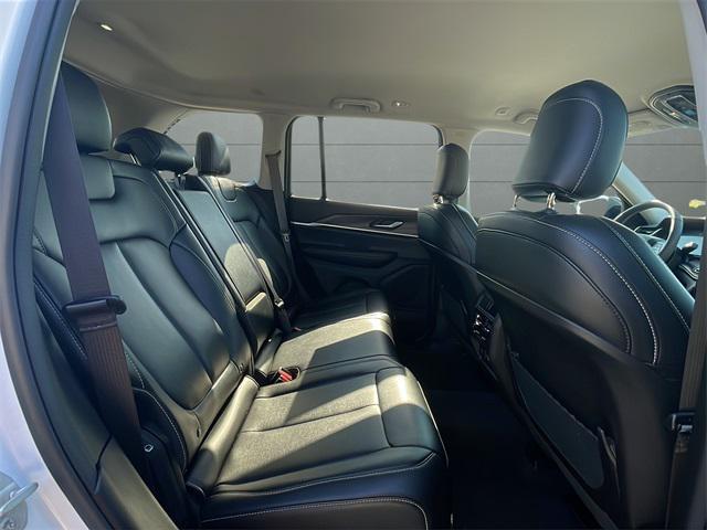 used 2024 Jeep Grand Cherokee car, priced at $32,900