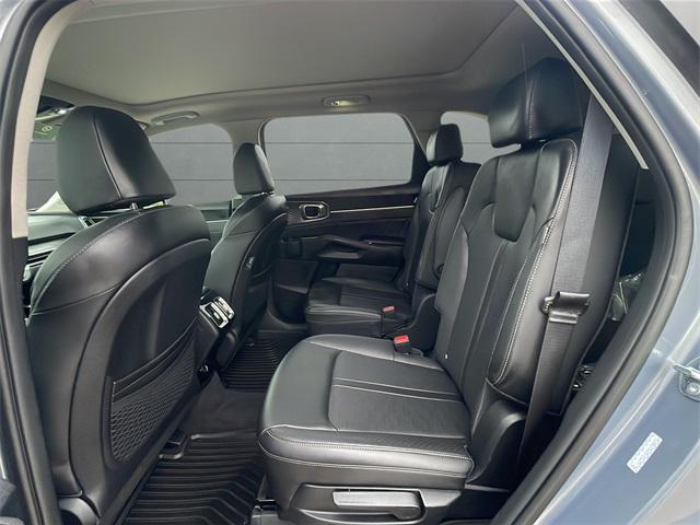 used 2025 Kia Sorento car, priced at $35,800