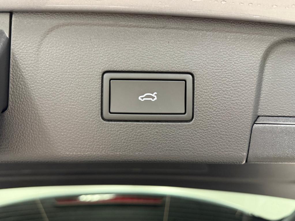 new 2026 Volkswagen Atlas car, priced at $44,716